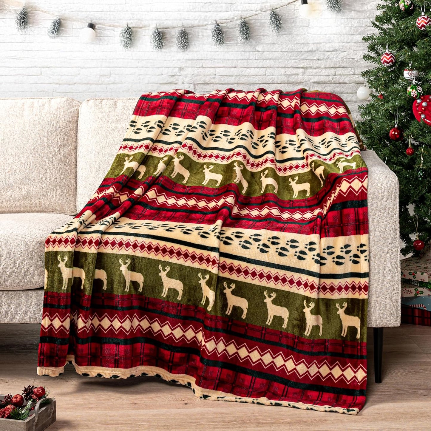 PAVILIA Christmas Throw Blanket | Red Christmas Holiday Fleece Blanket | Soft, Plush, Warm Winter Cabin Throw, 50X60 (Red Christmas)